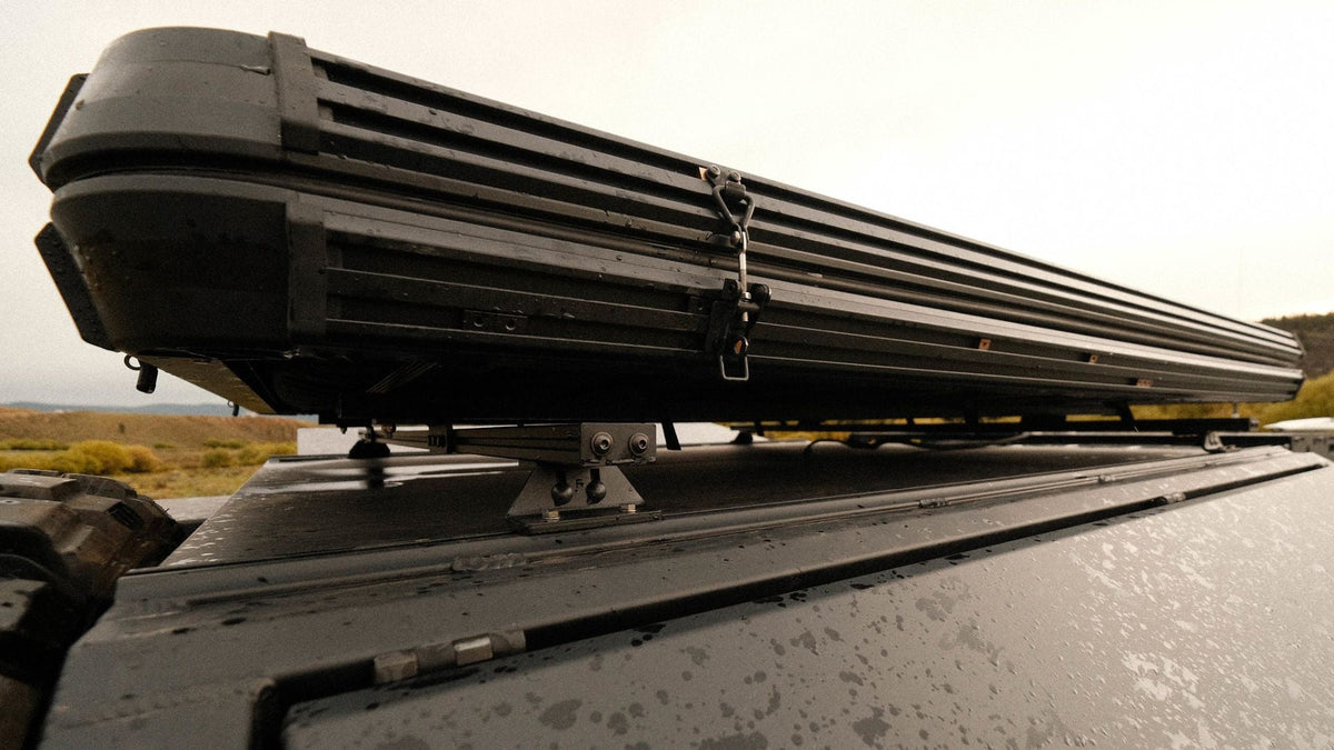 Adjustable track mounting foot