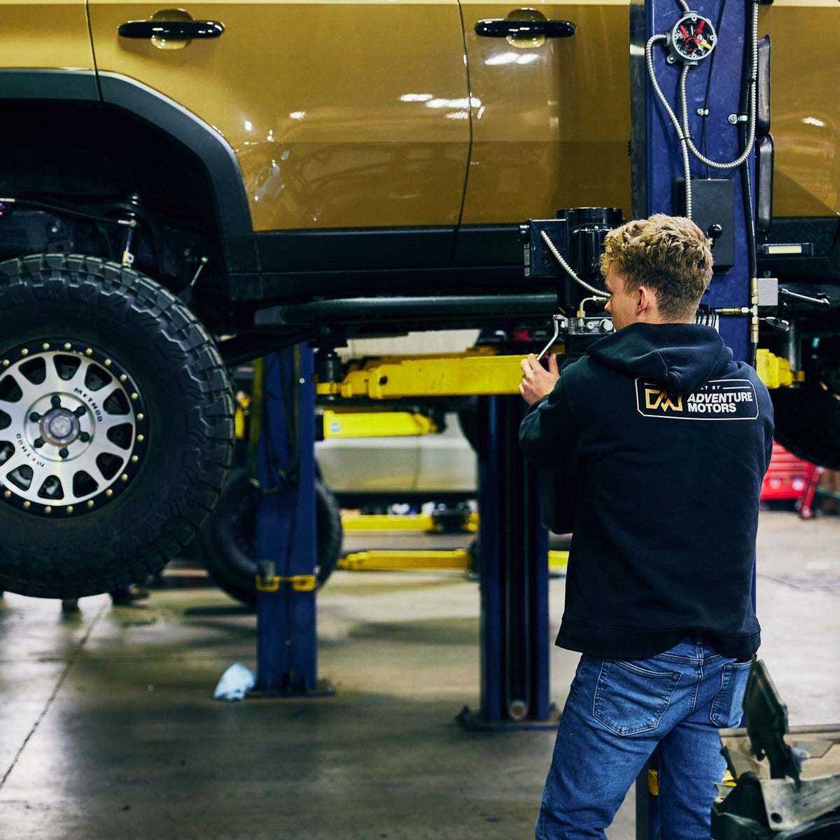 3_24_adventuremotors_indoor_77_res_74