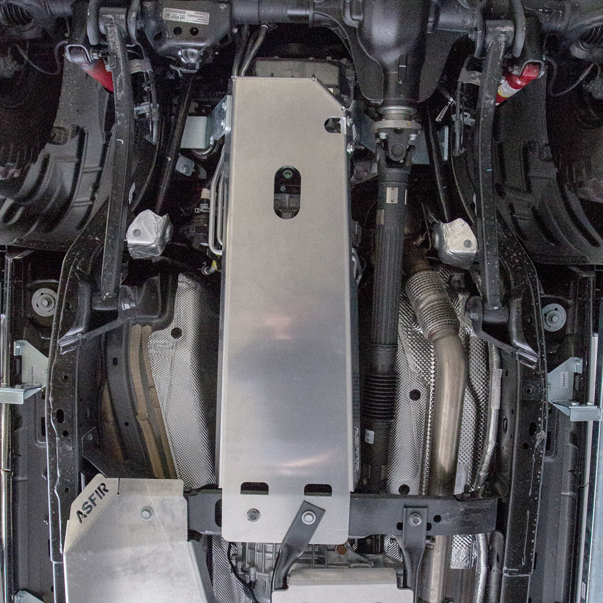 Jeep wrangler jl engine & transmission skid plate (2