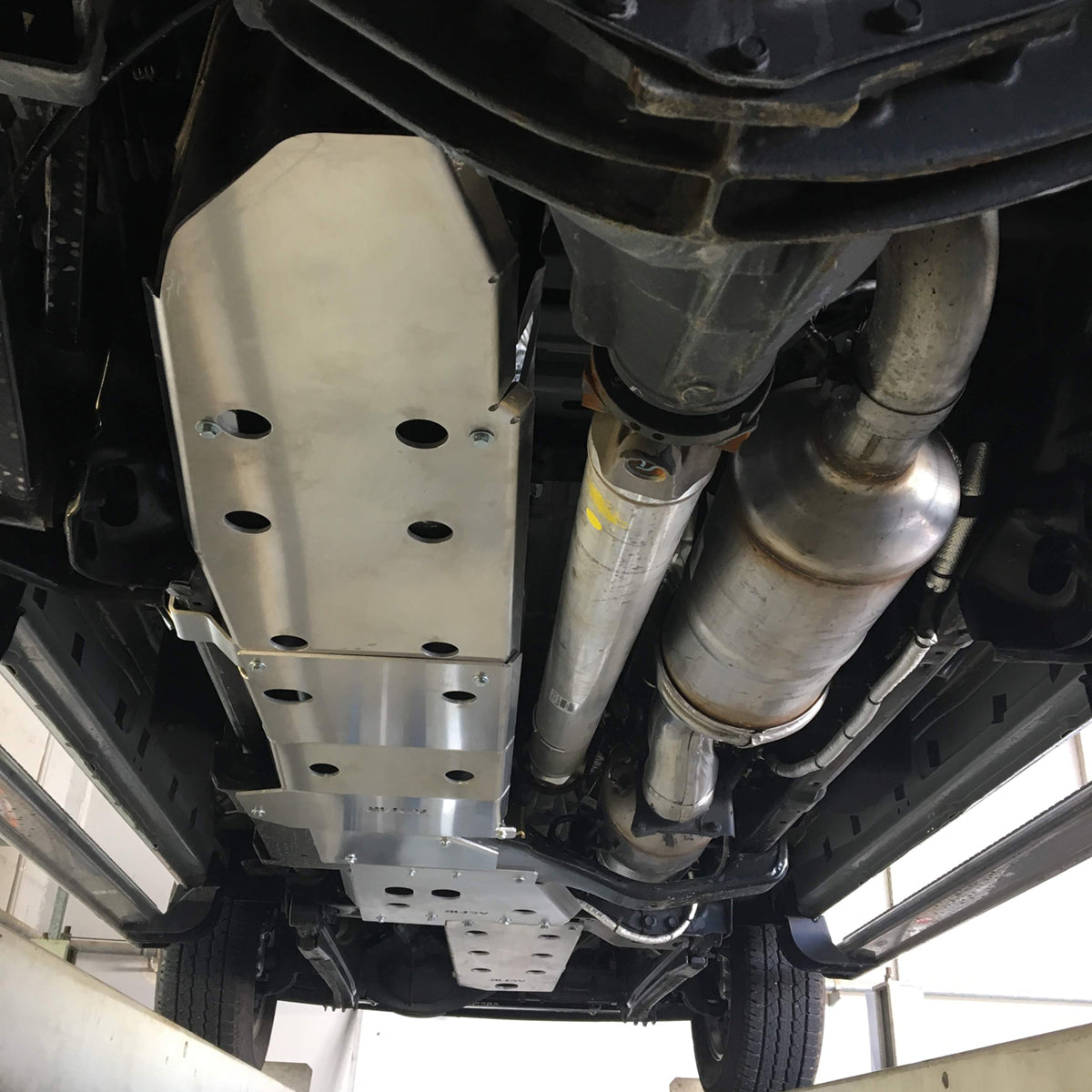 Ram 2500 fuel tank skid plate | swb | double cab | with rear coil springs
